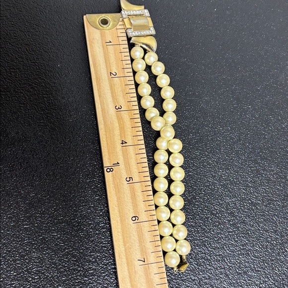Vintage RICHELIEU Faux Pearl Double Strand and Gold Tone Bracelet - Picture 8 of 9